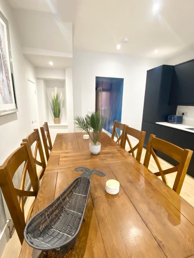 Cloud9 Guest House - By Coastline Retreats - 2 Bedroom Self Contained Garden Flat - Luxury Bath, Netflix, Superfast Wifi, Parking Included Борнмут Экстерьер фото